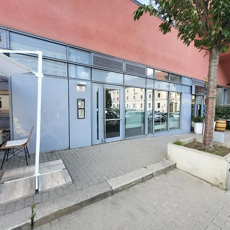 Center - Riverpark Videnska Appartement